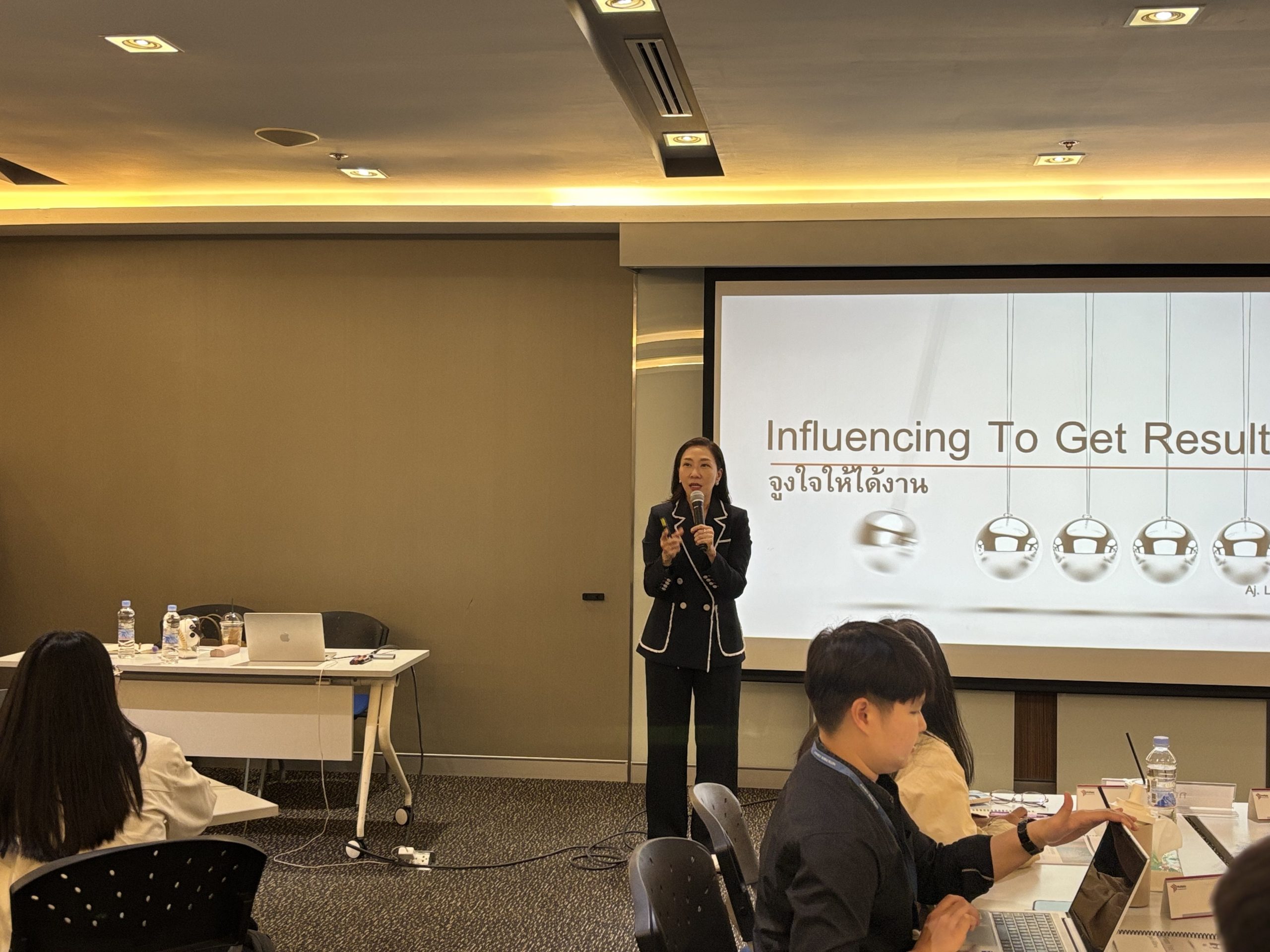 ภาพบรรยากาศการอบรมหลักสูตร “INFLUENCING TO GET RESULTS”_thumbnail